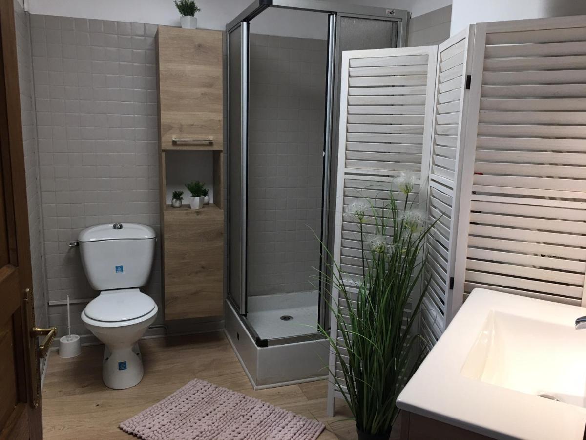 La Maisonnette Des Champs Pierre-Buffiere Екстер'єр фото